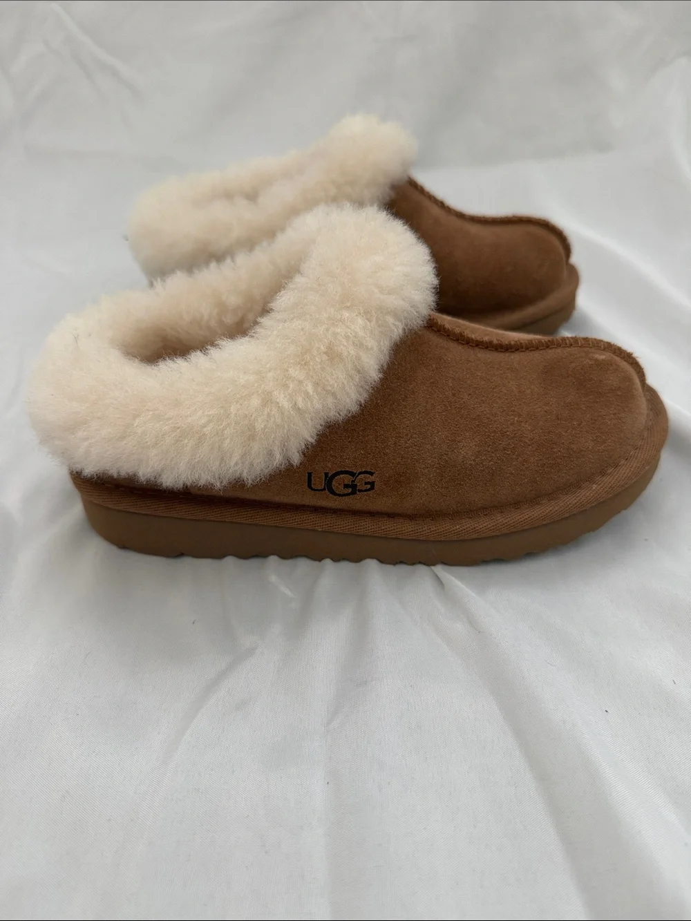UGG Kids Chestnut Suede Shearling-Lined Slip-On Slippers
